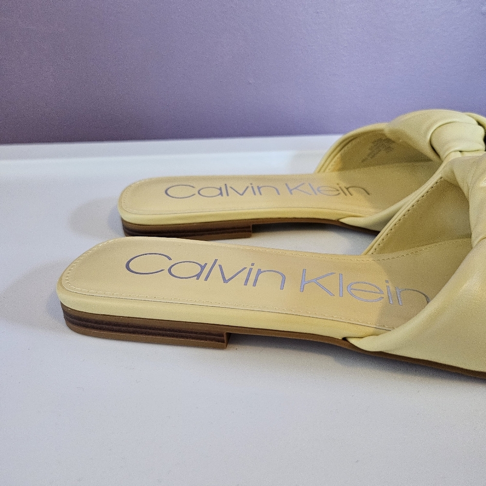 New in Box Calvin Klein Butter Yellow Mokio Knotted Flat Slide Sandals - Picture 6 of 11